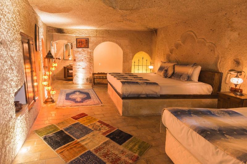 Mystic Cave House Hotel image