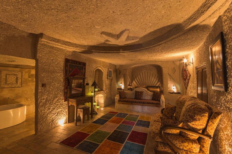 Mystic Cave House Hotel image