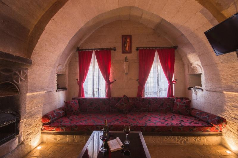 Mystic Cave House Hotel image