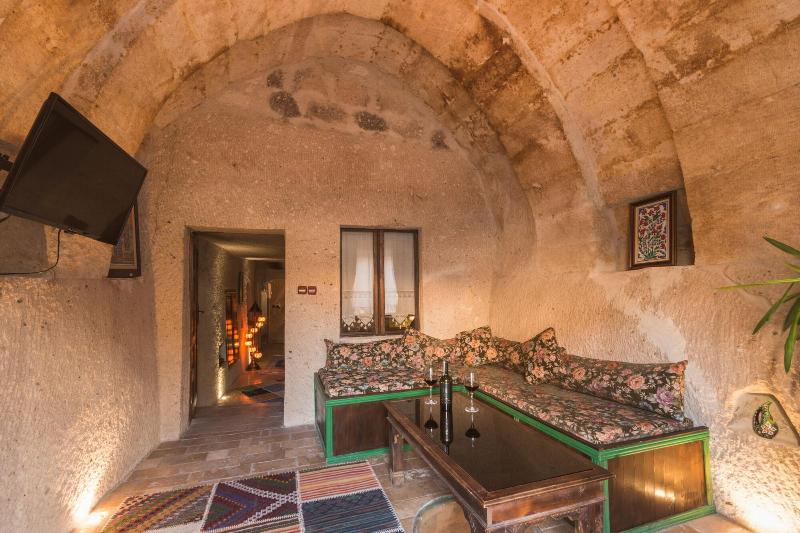 Mystic Cave House Hotel image