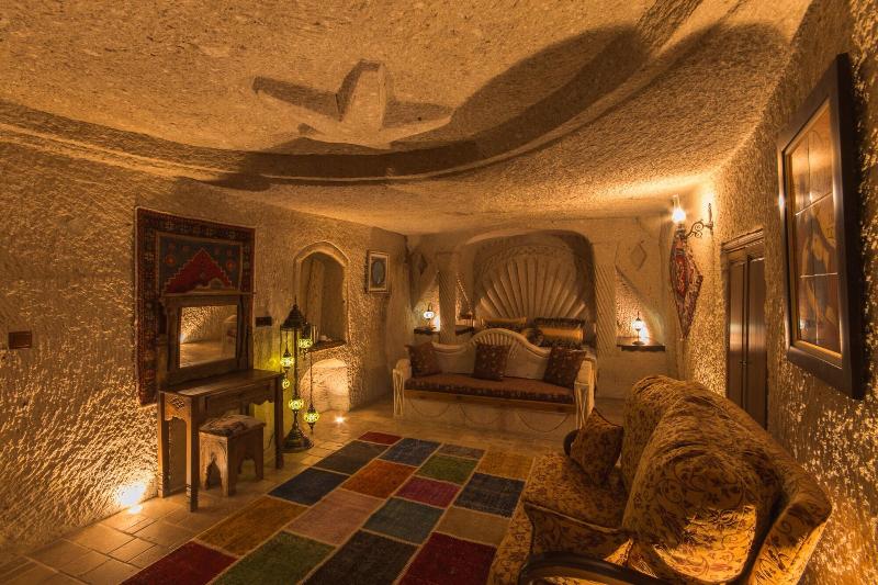 Mystic Cave House Hotel image