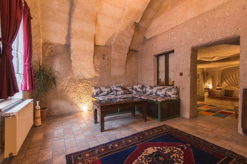Mystic Cave House Hotel image