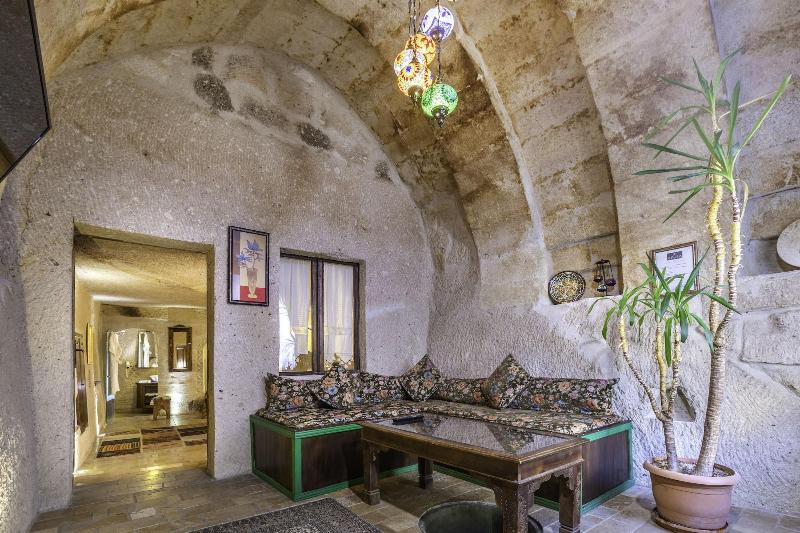 Mystic Cave House Hotel image
