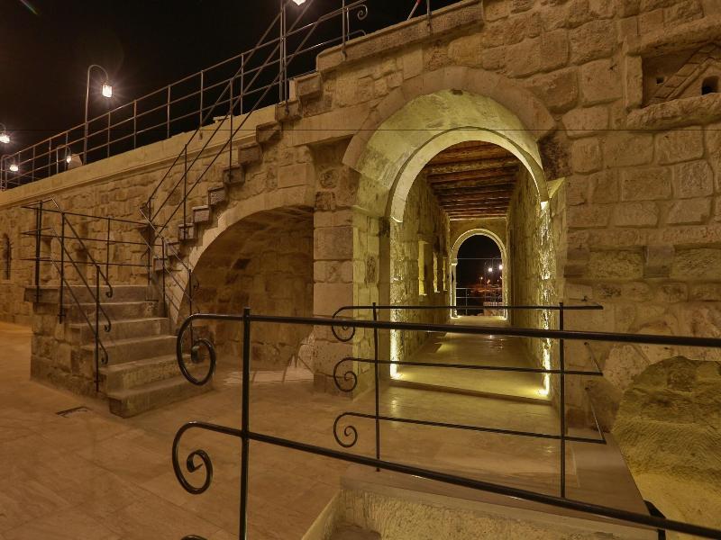 Acropolis Cave Suite image