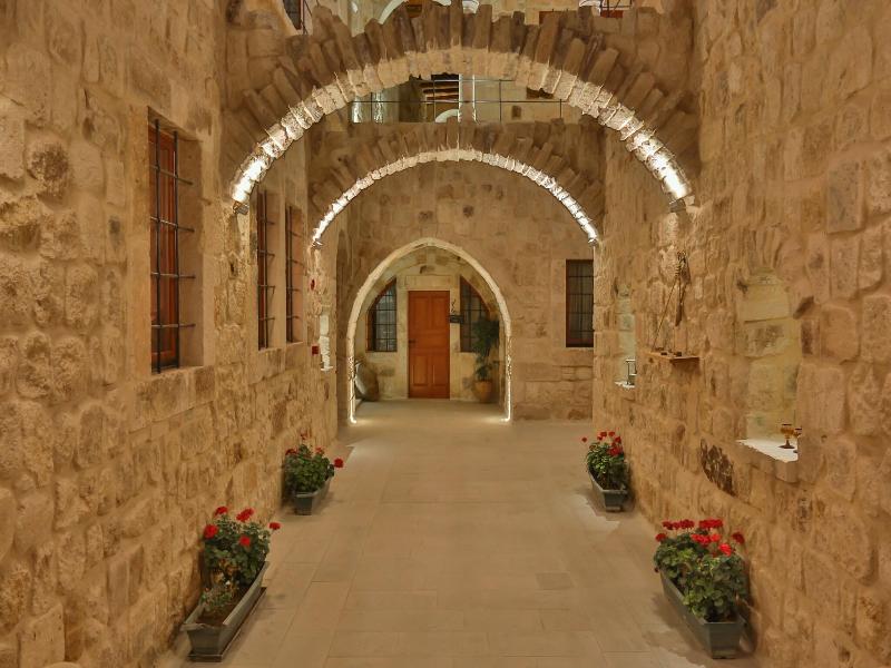 Acropolis Cave Suite image