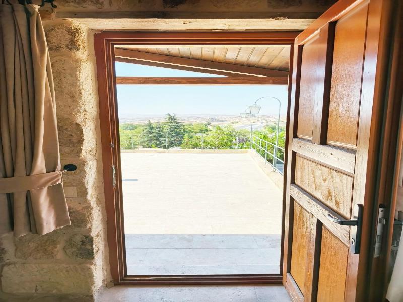 Acropolis Cave Suite image