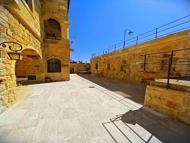 Acropolis Cave Suite image