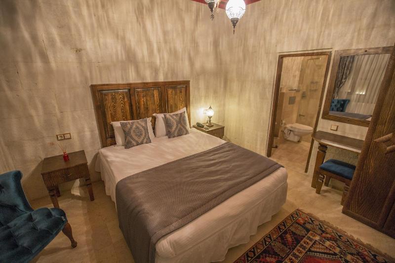 Luna Cave Hotel image