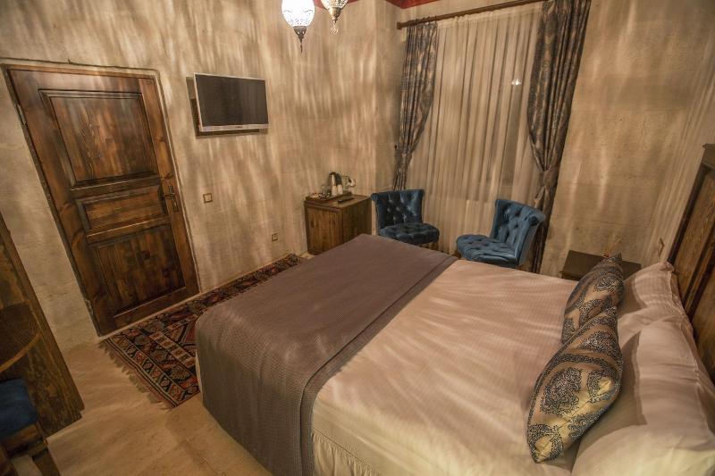 Luna Cave Hotel image