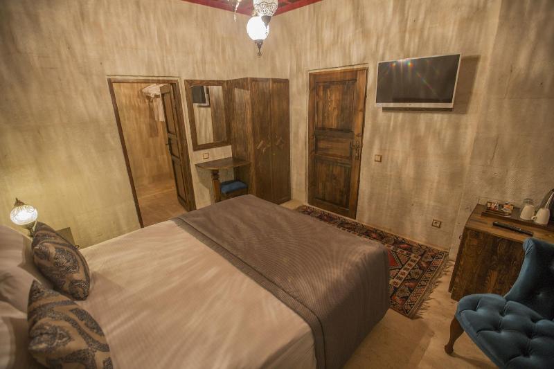 Luna Cave Hotel image