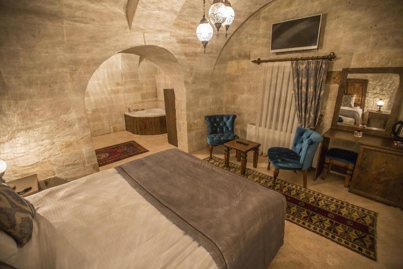 Luna Cave Hotel image