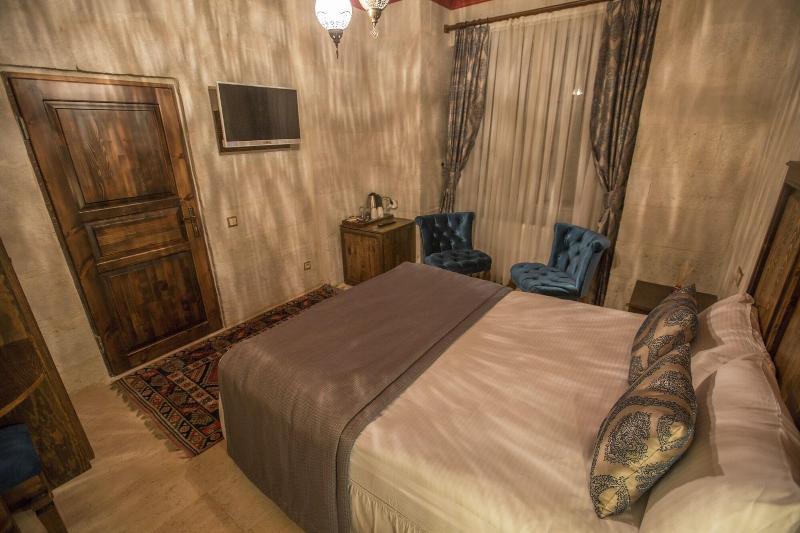 Luna Cave Hotel image