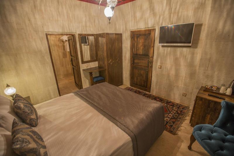 Luna Cave Hotel image