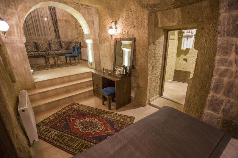 Luna Cave Hotel image