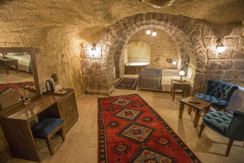 Luna Cave Hotel image
