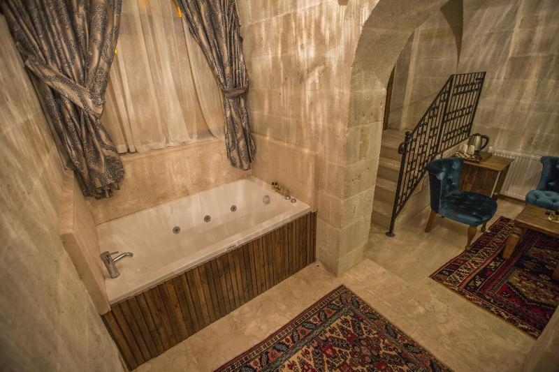 Luna Cave Hotel image