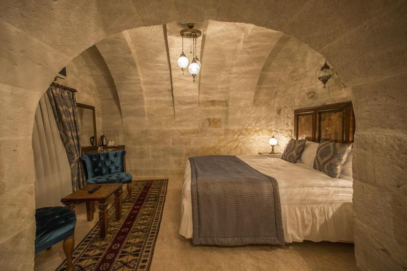 Luna Cave Hotel image