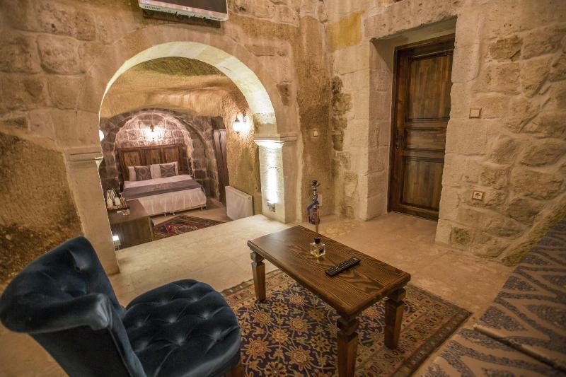 Luna Cave Hotel image