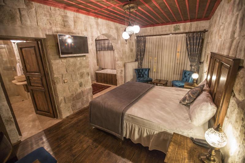 Luna Cave Hotel image