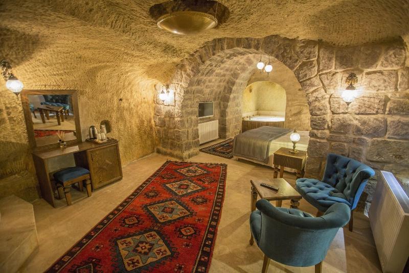 Luna Cave Hotel image
