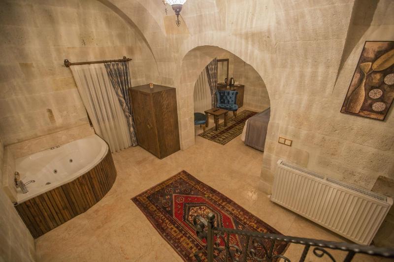 Luna Cave Hotel image