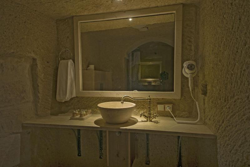 Luna Cave Hotel image
