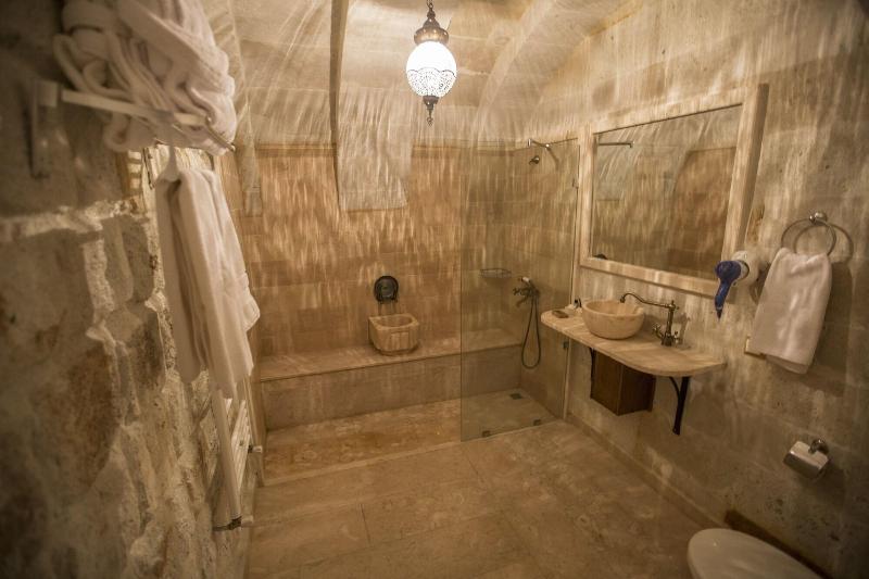 Luna Cave Hotel image