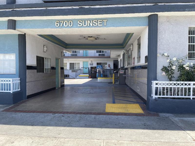 Hollywood Guest Inn image