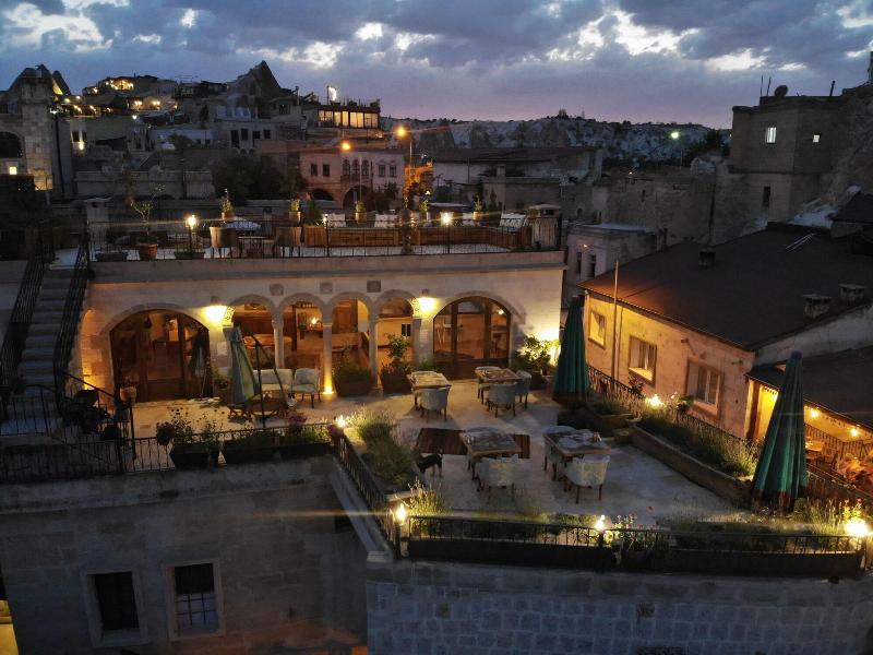 Caftan Cave Suites