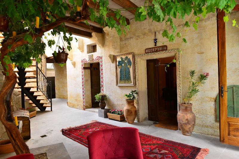 Caftan Cave Suites