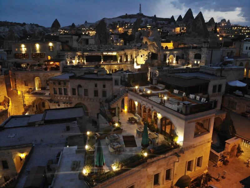 Caftan Cave Suites