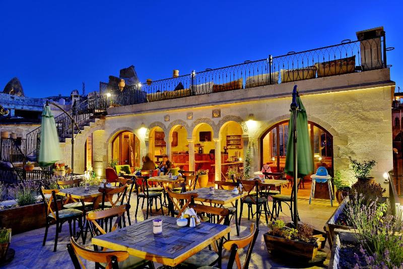 Caftan Cave Suites