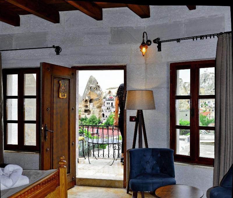 Caftan Cave Suites