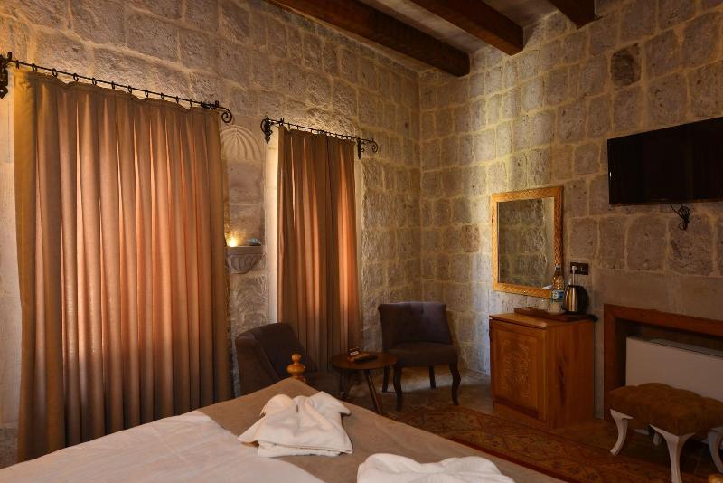 Caftan Cave Suites