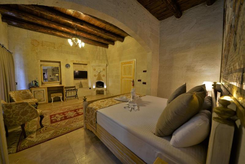 Caftan Cave Suites