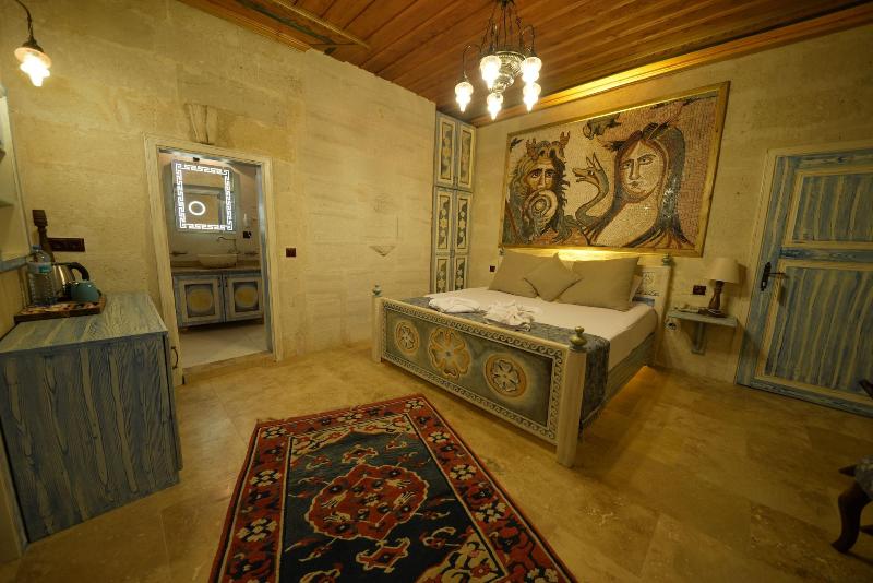 Caftan Cave Suites