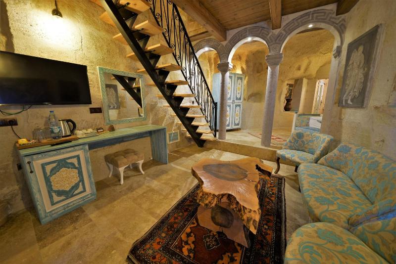 Caftan Cave Suites