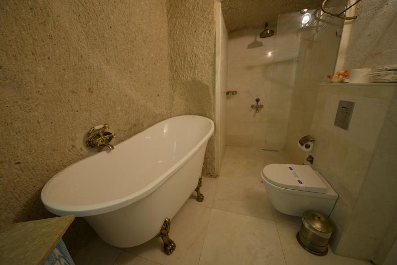 Caftan Cave Suites