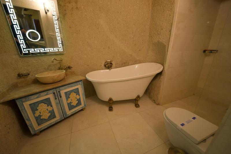 Caftan Cave Suites