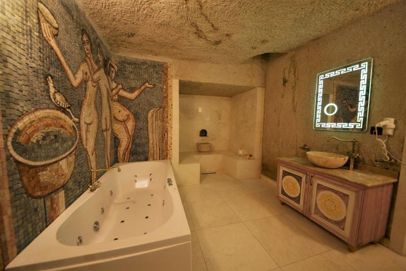 Caftan Cave Suites