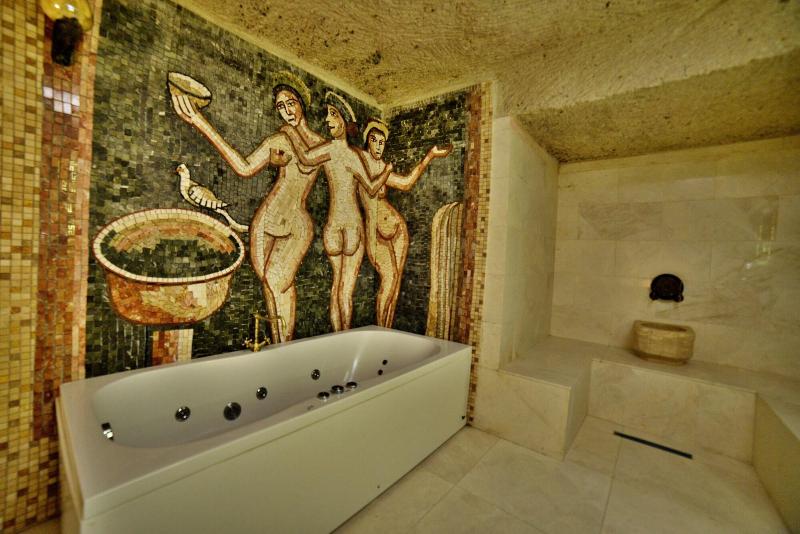 Caftan Cave Suites