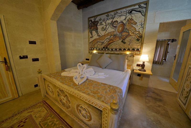 Caftan Cave Suites
