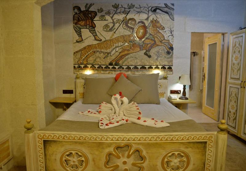 Caftan Cave Suites