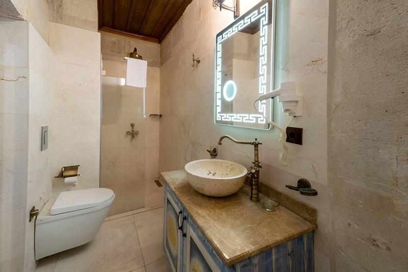 Caftan Cave Suites