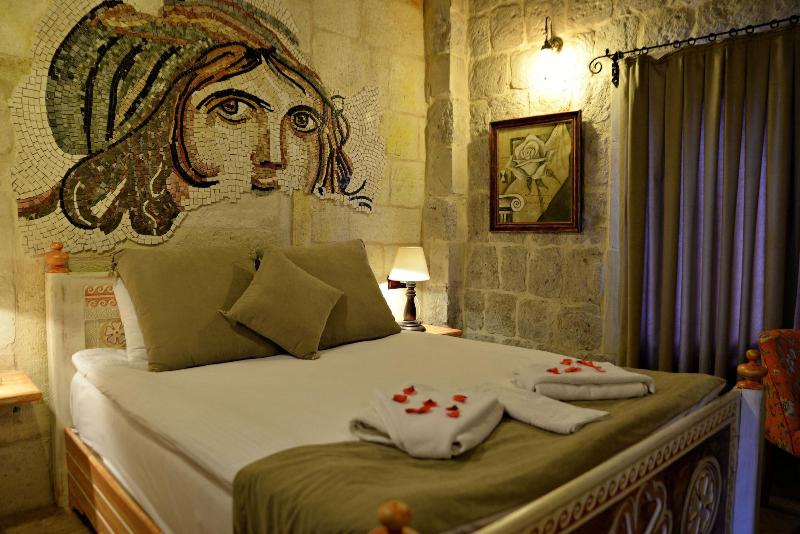 Caftan Cave Suites