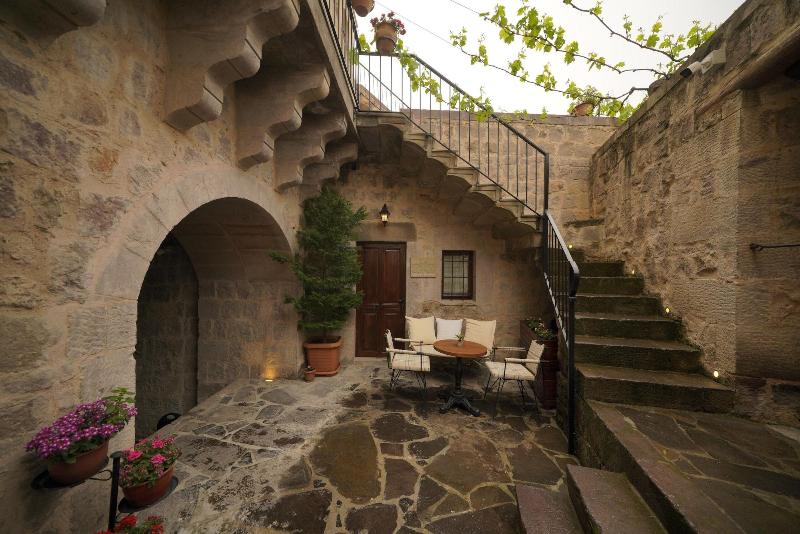 Maya Cave Hotel image