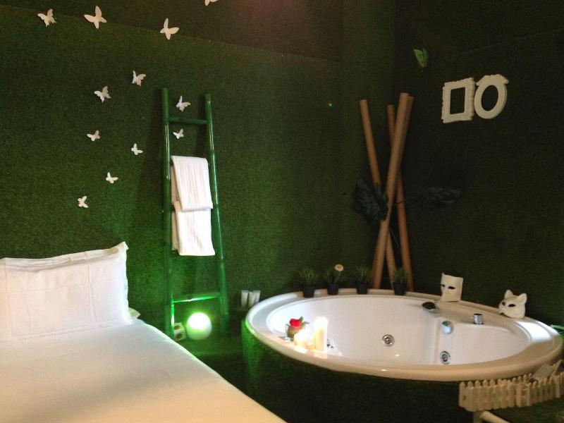 Jacuzzi Rooms image