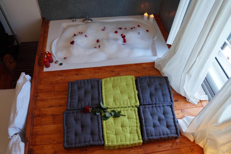 Jacuzzi Rooms image