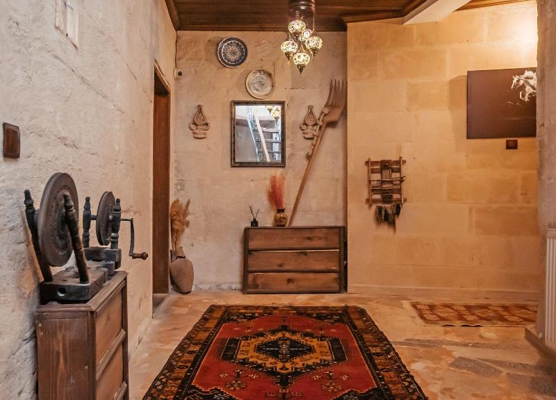 Larissa Cave Hotel image