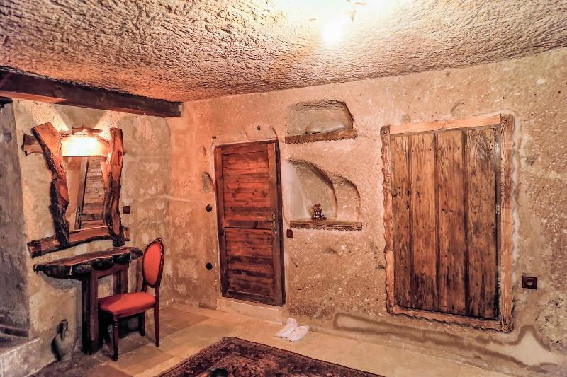 Larissa Cave Hotel image